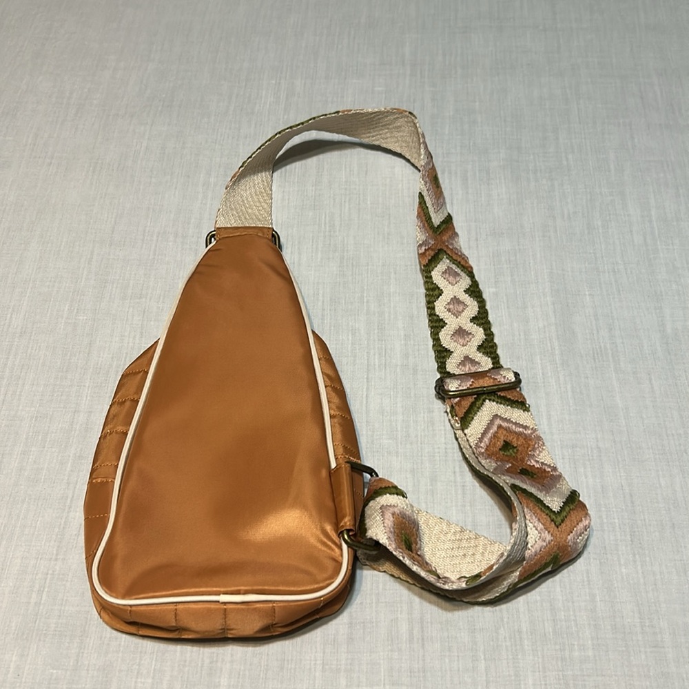 NWOT Maurices Stylish Tan Crossbody Bag - Picture 2 of 4